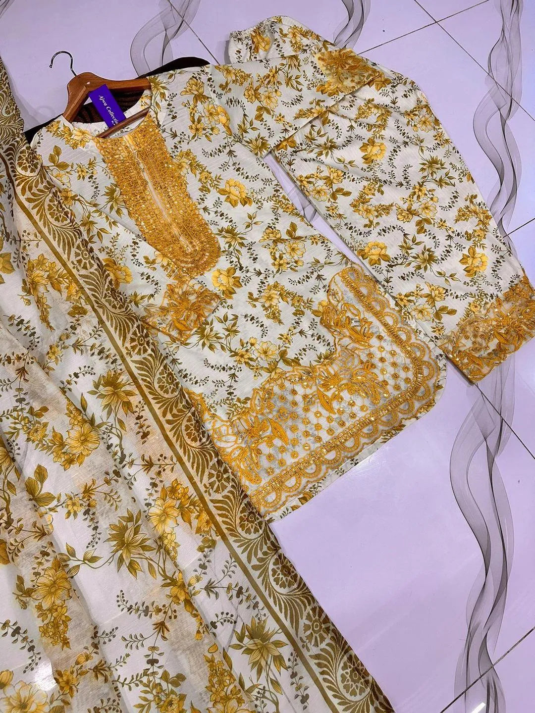 3 Pcs Women's Stitched Lawn Printed Suit