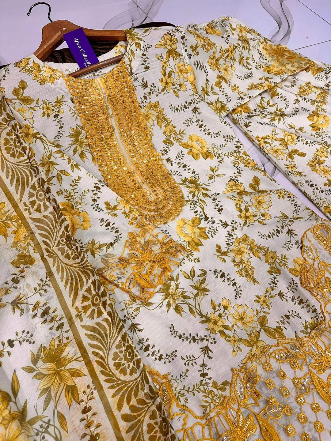 3 Pcs Women's Stitched Lawn Printed Suit