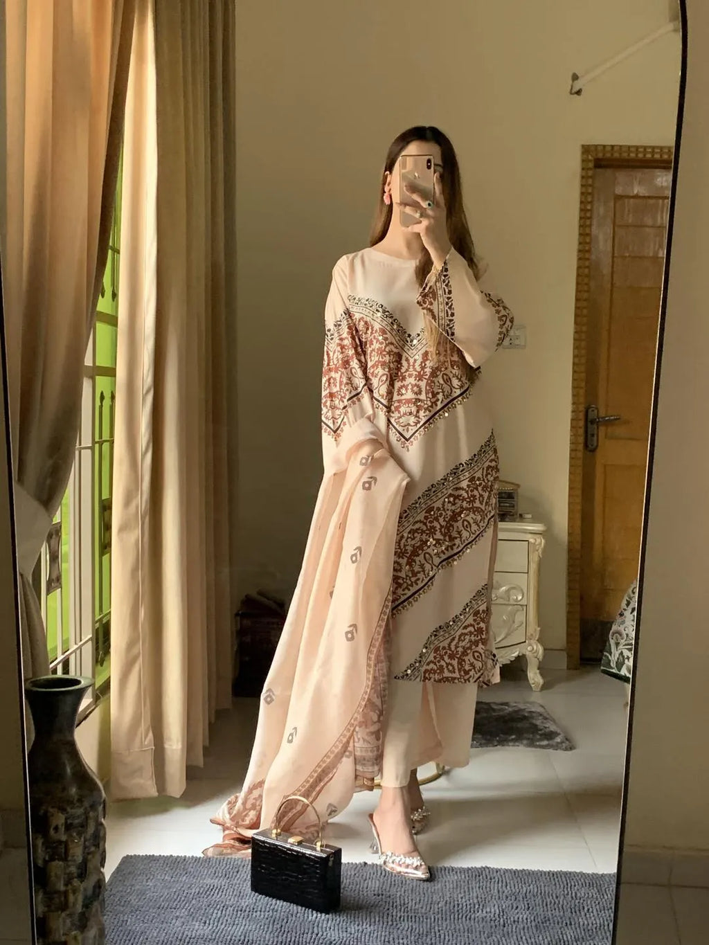 3 Pcs Women's Stitched Arabic Lawn Printed Suit