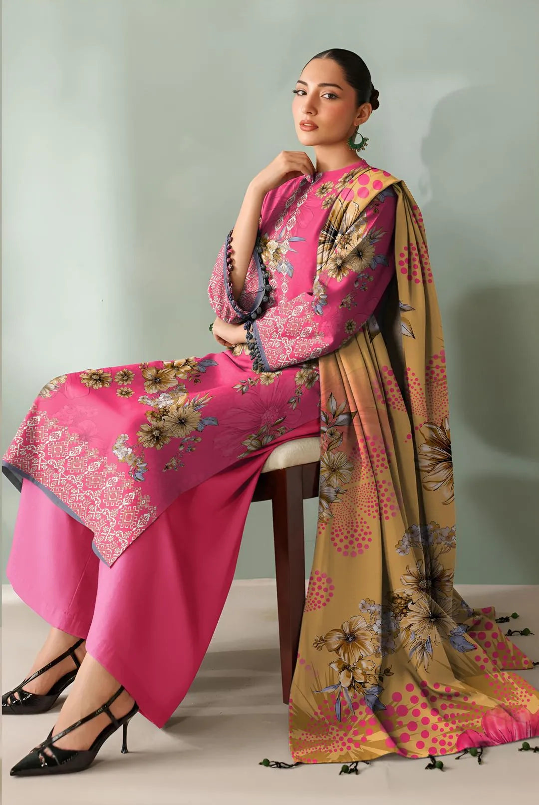 3 Pcs Women's Unstitched Printed Suit