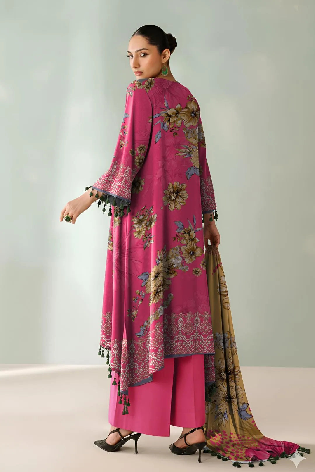 3 Pcs Women's Unstitched Printed Suit