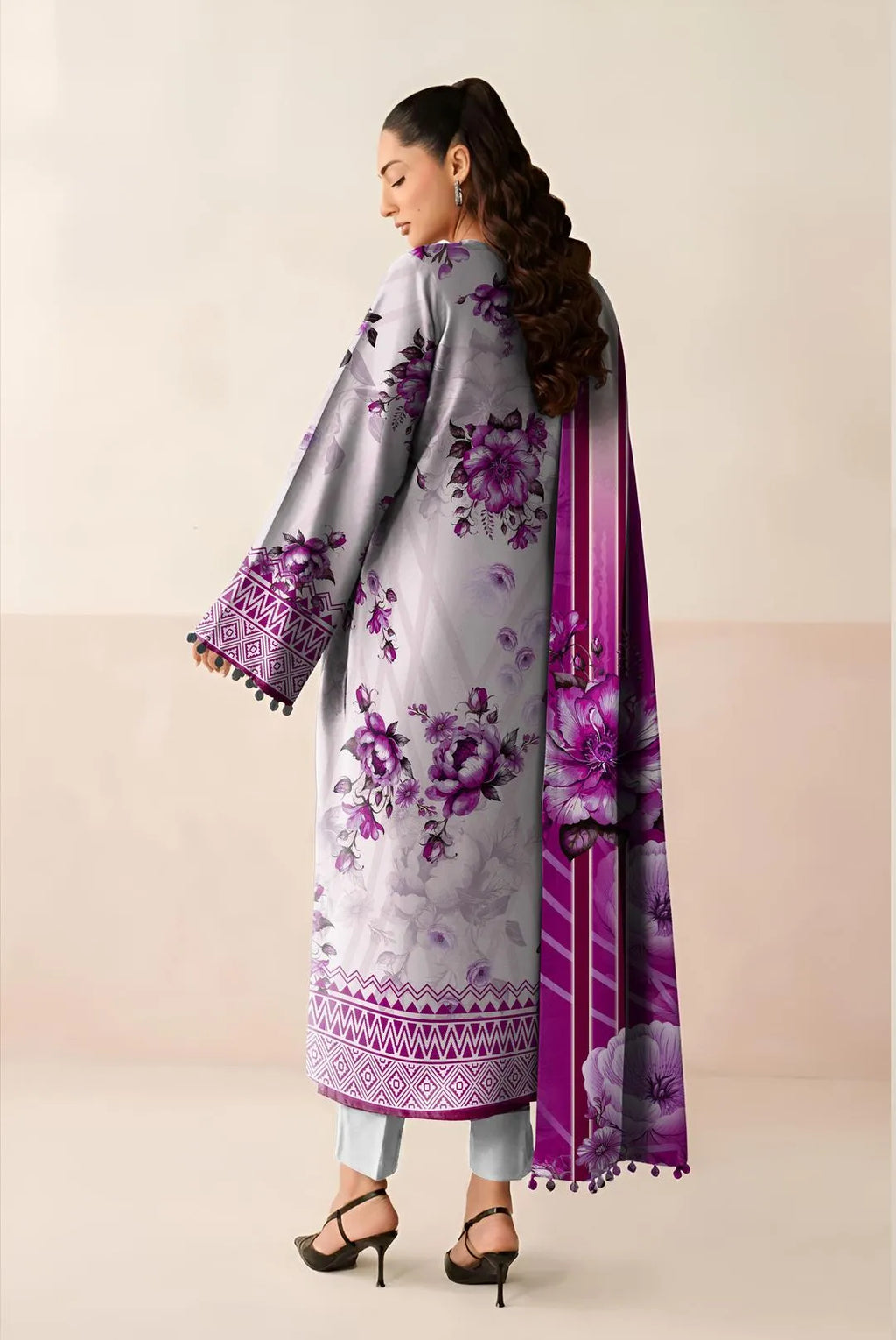 3 Pcs Women's Unstitched Printed Suit